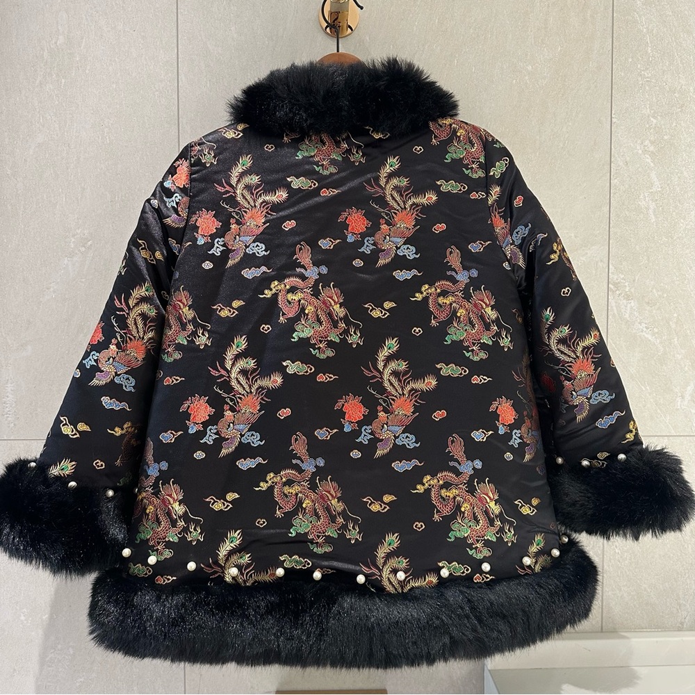 *SOLD* Vintage Oriental Satin Jacquard Cape Jacket w/ Pearl Beaded Faux Fur Trim - Picture 7 of 12